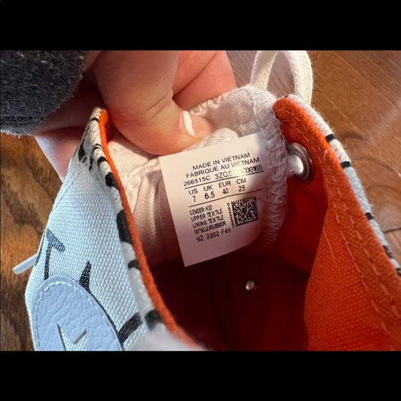 Not a Chuck Converse - Picture 2 of 3